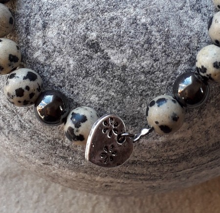 bracelets en jaspe dalmatien et hématite 