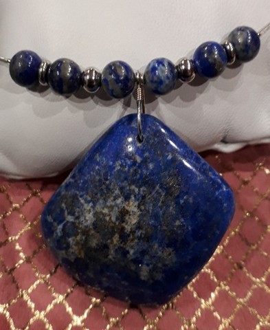 pendentif en lapis lazuli 